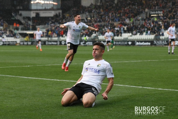 Curro Sánchez celebra un gol con el Burgos CF (BURGOS CF)