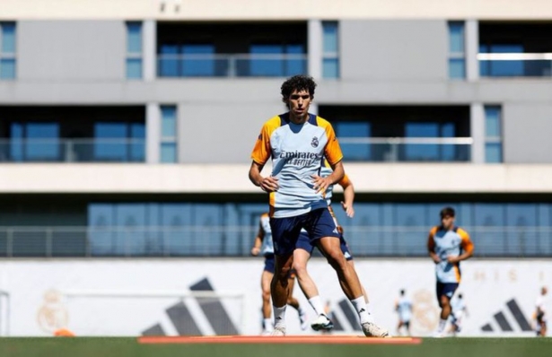Vallejo vuelve a los entrenamientos (@Madridismoreal) 