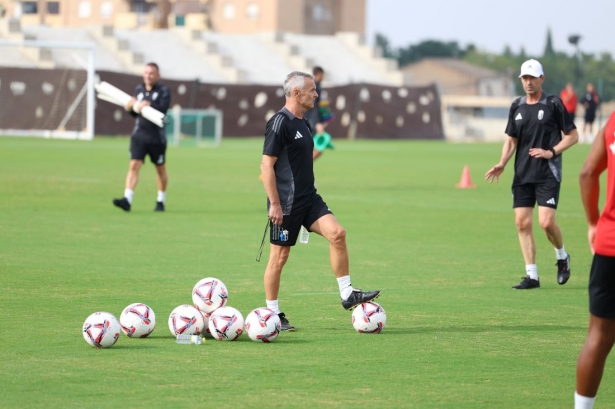 Escribá ha dirigido su primer entrenamiento (J. AZCOYTIA)