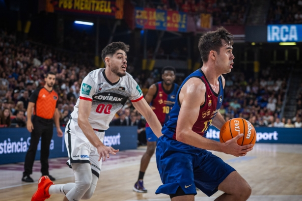 Juan Núñez se marcha de Edgar Vicedo (FC BARCELONA BASKET) 