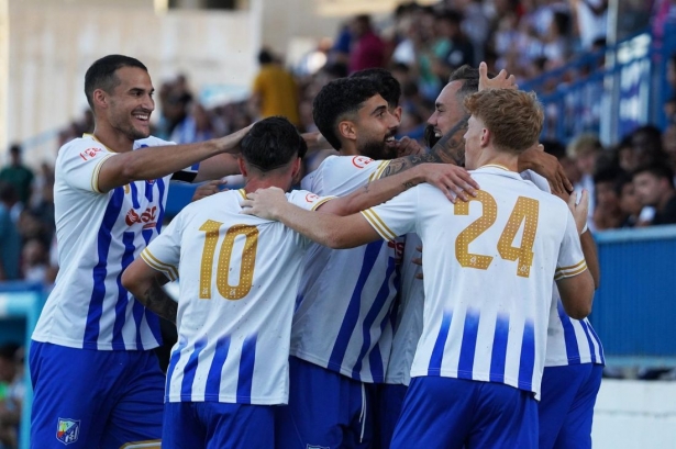 El Motril quiere seguir celebrando victorias (CF MOTRIL)