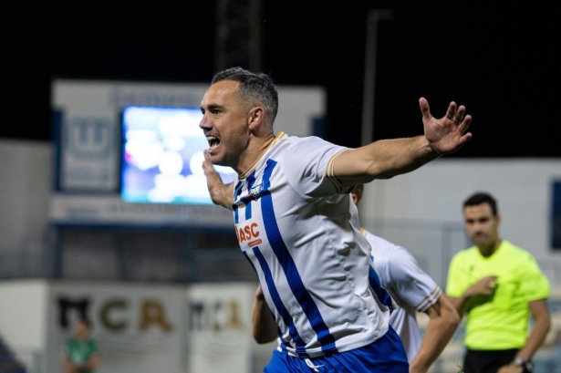 El Motril quiere seguir con su escalada (CF MOTRIL)